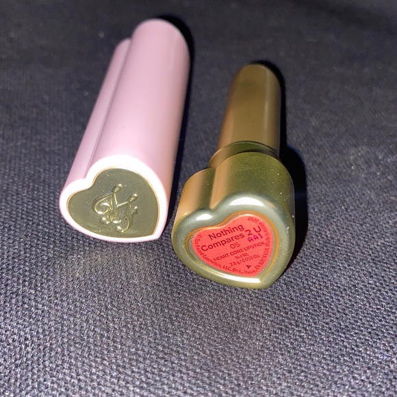 Too Faced - ‘Nothing Compares 2 U’ Heart Core Lipstick - Picture 8 of 8